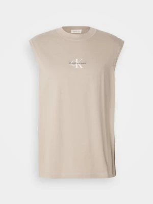 Top Calvin Klein Jeans