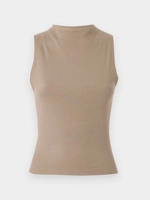 Top Gina Tricot