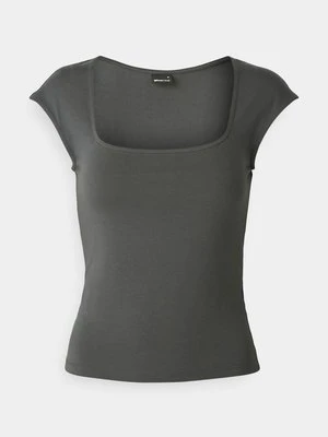 Top Gina Tricot