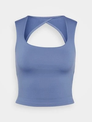 Top Hollister Co.