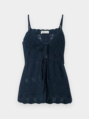 Top Hollister Co.