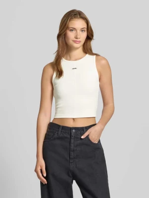 Top krótki z naszywką z logo Karo Kauer