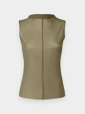 Top MAX&Co.