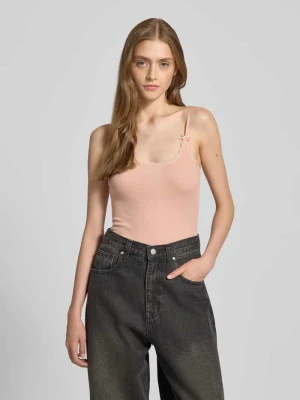 Top na ramiączkach z efektem prążkowania REVIEW