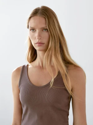 Prążkowany Top Z Dekoltem - Ecru Średni - - Massimo Dutti - Kobieta