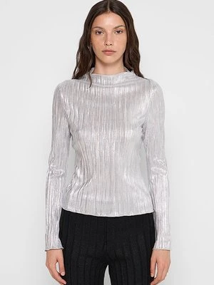 Top Never Fully Dressed