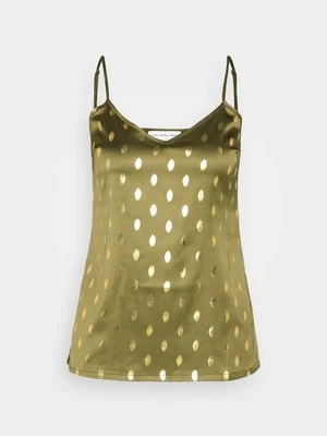 Top Never Fully Dressed