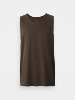 Top Nike