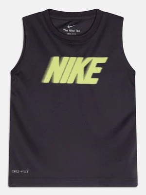 Top Nike Sportswear