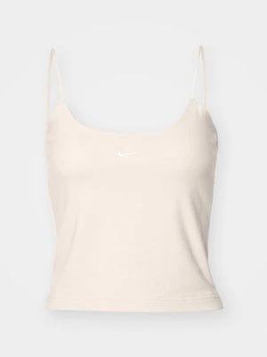 Top Nike Sportswear