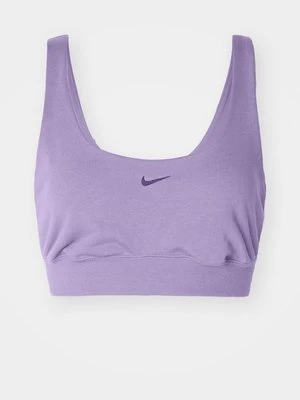 Top Nike Sportswear
