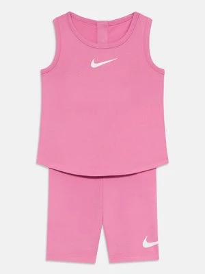 Top Nike Sportswear