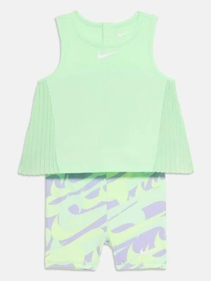 Top Nike Sportswear