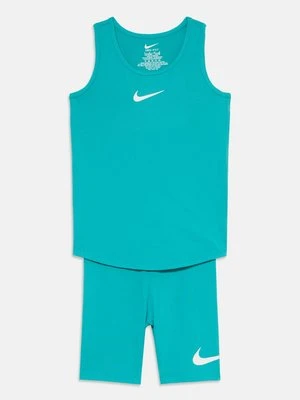 Top Nike zielony