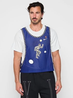 Top Nike Sportswear