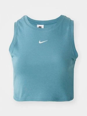 Top Nike Sportswear
