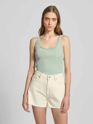 Top o kroju regular fit z dołem obszytym falbaną model ‘SARA’ Only