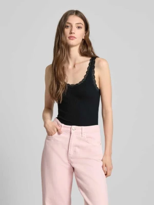 Top o kroju regular fit z dołem obszytym falbaną model ‘SARA’ Only