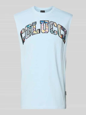 Top o kroju regular fit z wyhaftowanym logo COLUCCI