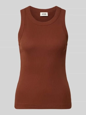 Top o kroju skinny fit z czystej bawełny Drykorn Orzechowy