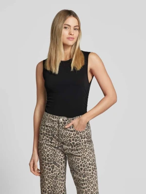 Top o kroju slim fit z bocznym marszczeniem model ‘MADISON’ Pieces