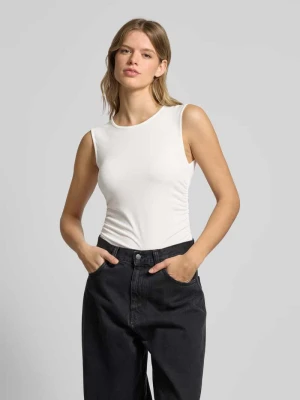 Zdjęcie produktu Top o kroju slim fit z bocznym marszczeniem model ‘MADISON’ Pieces