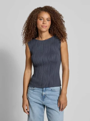 Top o kroju slim fit z fakturowanym wzorem model ‘TINNIKA’ Pieces