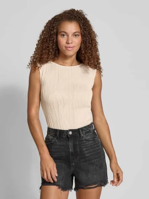 Top o kroju slim fit z fakturowanym wzorem model ‘TINNIKA’ Pieces