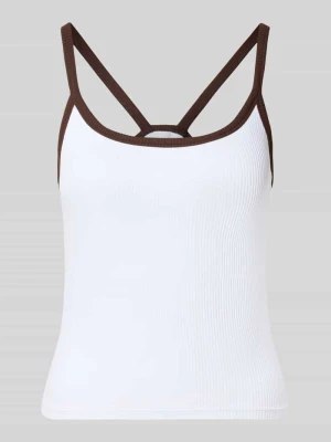 Top o kroju slim fit z fakturowanym wzorem Varley Biały