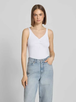 Top o kroju slim fit z mieszanka wiskozy model 'MALIVA' Pieces