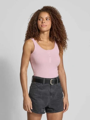 Top o kroju slim fit z mieszanki bawełny model ‘KITTE’ Pieces