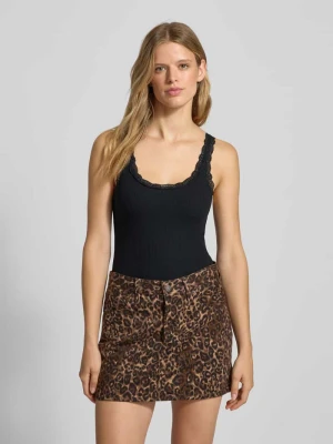 Top o kroju slim fit z mieszanki bawełny model ‘SARAH SHARAI’ Only