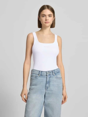 Top o kroju slim fit z nadrukiem z logo model ‘Scoop’ Calvin Klein Jeans