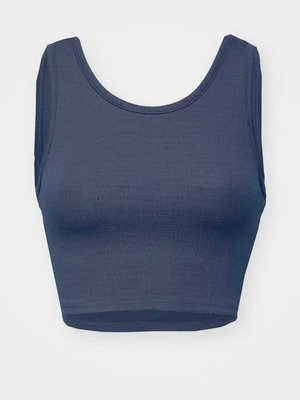 Top Roxy