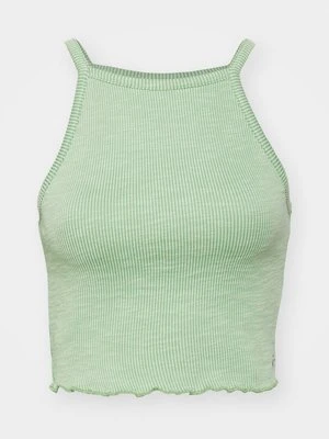 Top Roxy