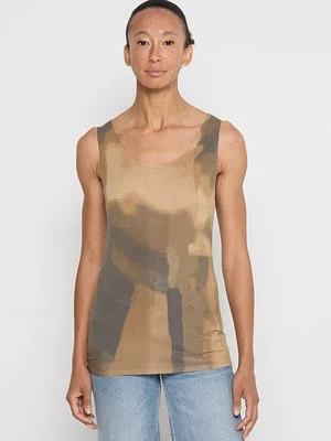 Top Sarah Pacini