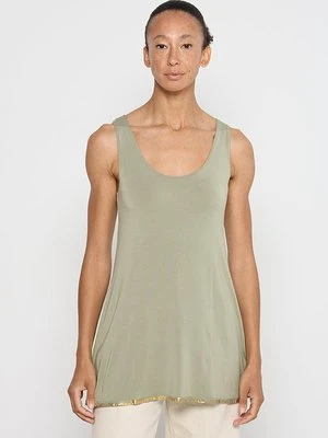 Top Sarah Pacini