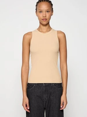 Top Scotch & Soda