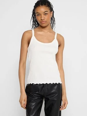Top Selected Femme