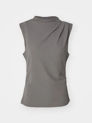 Top Selected Femme