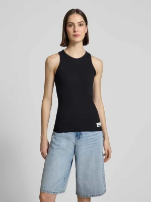 Top typu tank o kroju slim fit z mieszanki bawełny model 'KANITAA' ARMEDANGELS