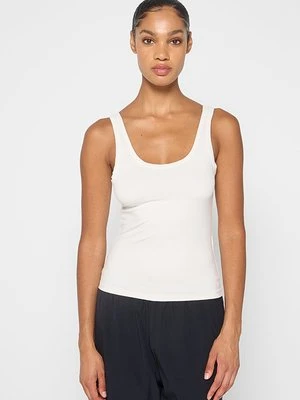 Top Under Armour
