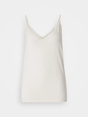 Top Vila nude