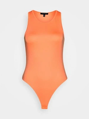 Top Who What Wear