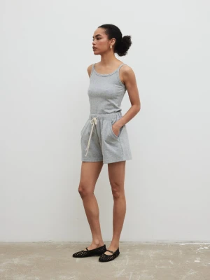 Top z delikatnej prążkowanej dzianiny w kolorze GREY MELANGE - RIVA-L Marsala