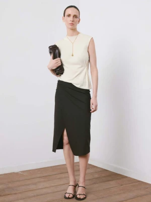 Top z dzianiny z marszczeniem z boku kremowy / écru - Kobieta - - MANGO