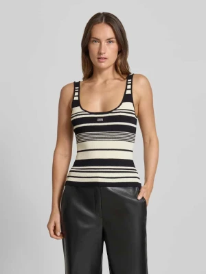 Top z mieszanki wiskozy model ‘stela’ Gestuz Czarny