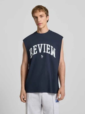 top z nadrukiem z logo REVIEW