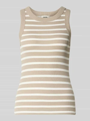 Top z prążkowaną fakturą model 'OLINA' drykorn