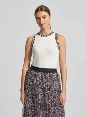 Top z prążkowanymi wykończeniami Marc Cain